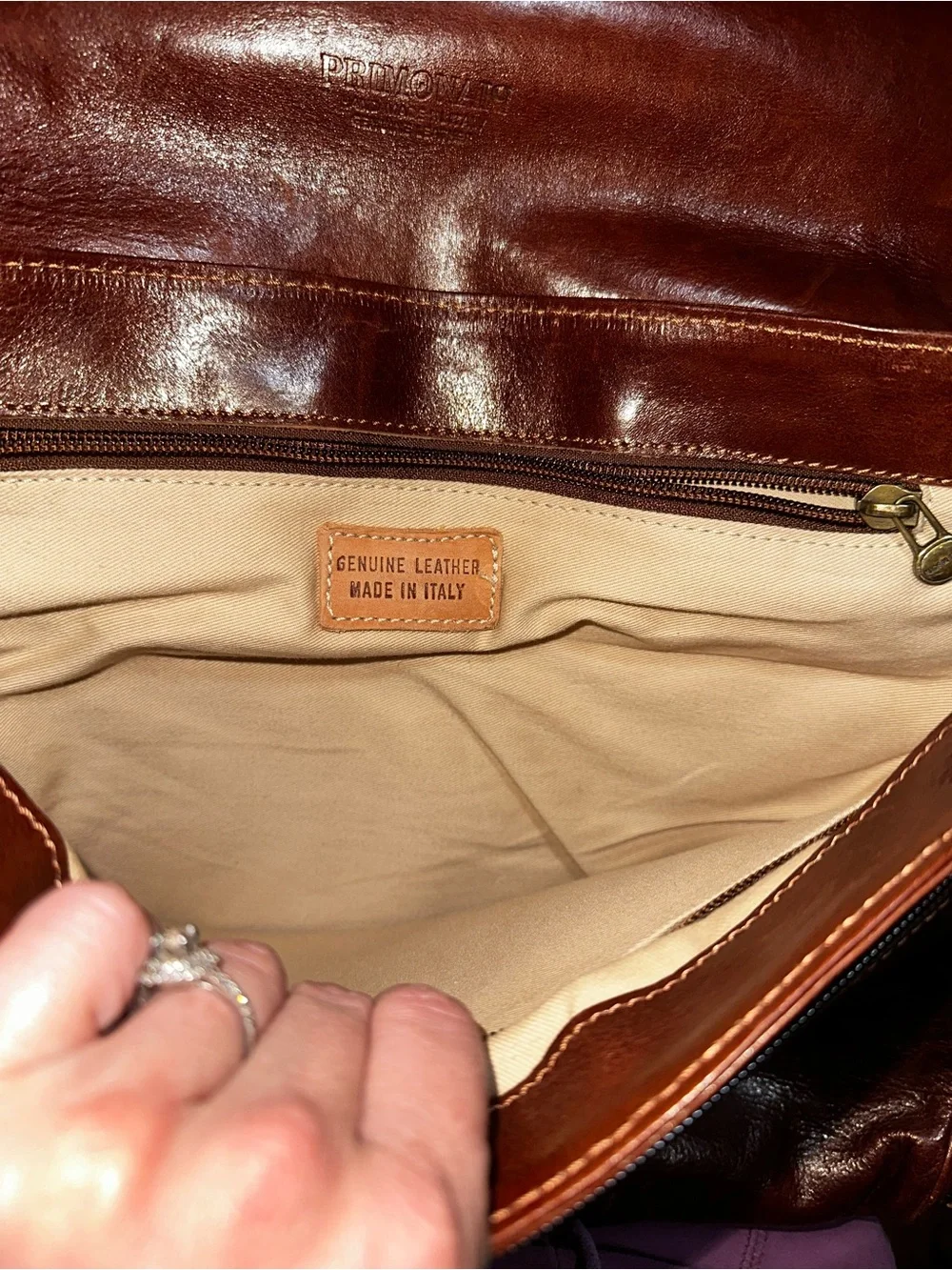 Classic Brown Leather Messenger Bag with Adjustable Strap
